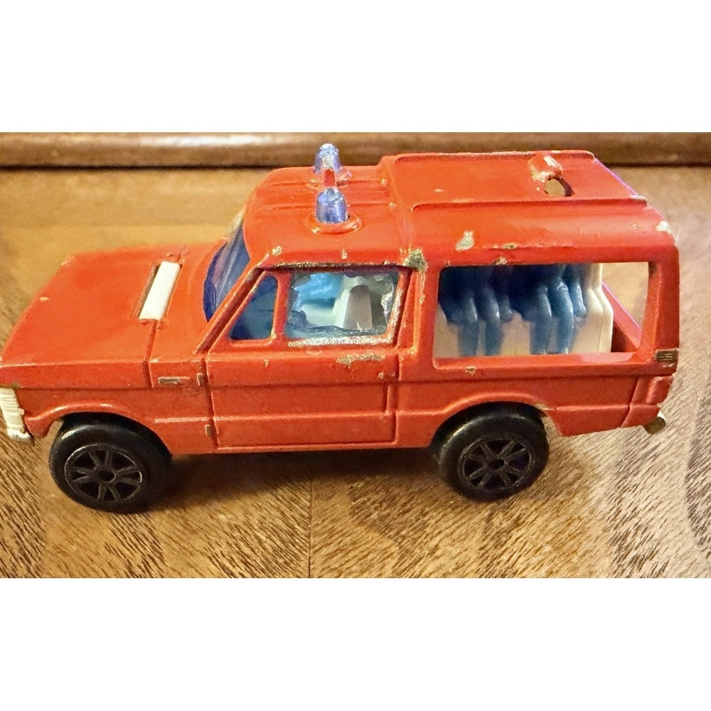 Vintage Majorette No.246 Red Range Rover fire engine - Picture 6 of 10